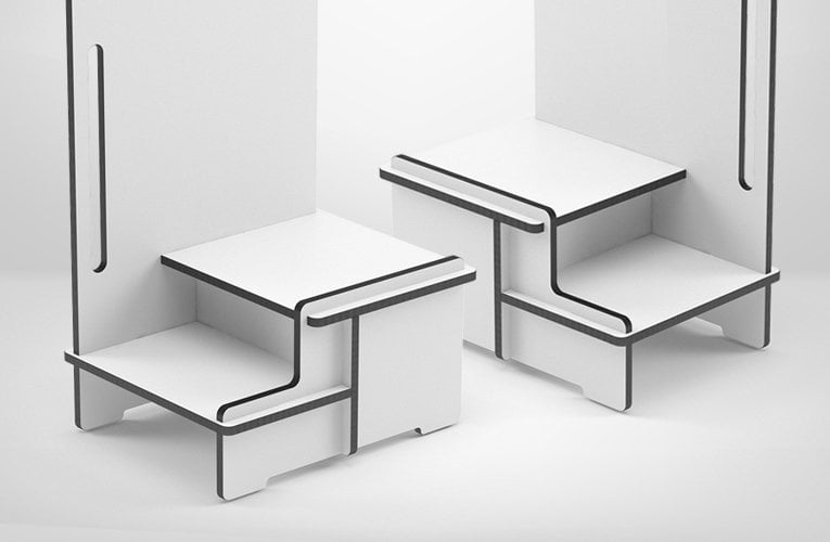 ScreenUp® Step-Up Platform with square handrail